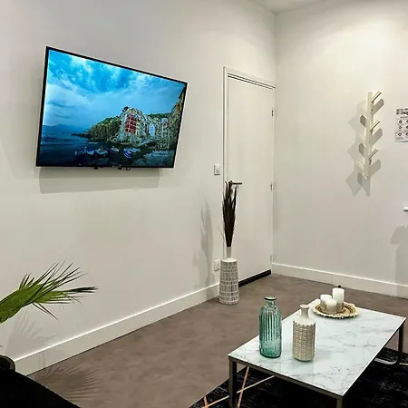 Ebenia - 4 Pers - Netflix & Wifi - Lille - Appartement *