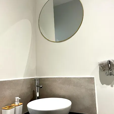 Appartement Ebenia - 4 Pers - Netflix & Wifi - Lille - Tourcoing